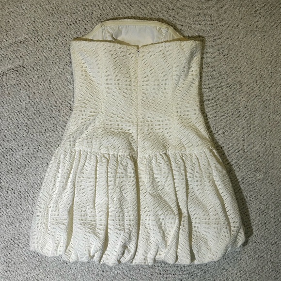 Lilly Pulitzer 100% Cotton White Eyelet Strapless Dress Bubble Hem Size 2 - Picture 6 of 8